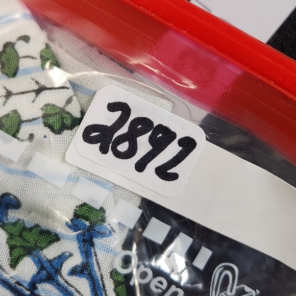 Sundance Olivia Ombre Top Size Large Blue White Peasant Tassels V Neck Floral - Picture 10 of 11